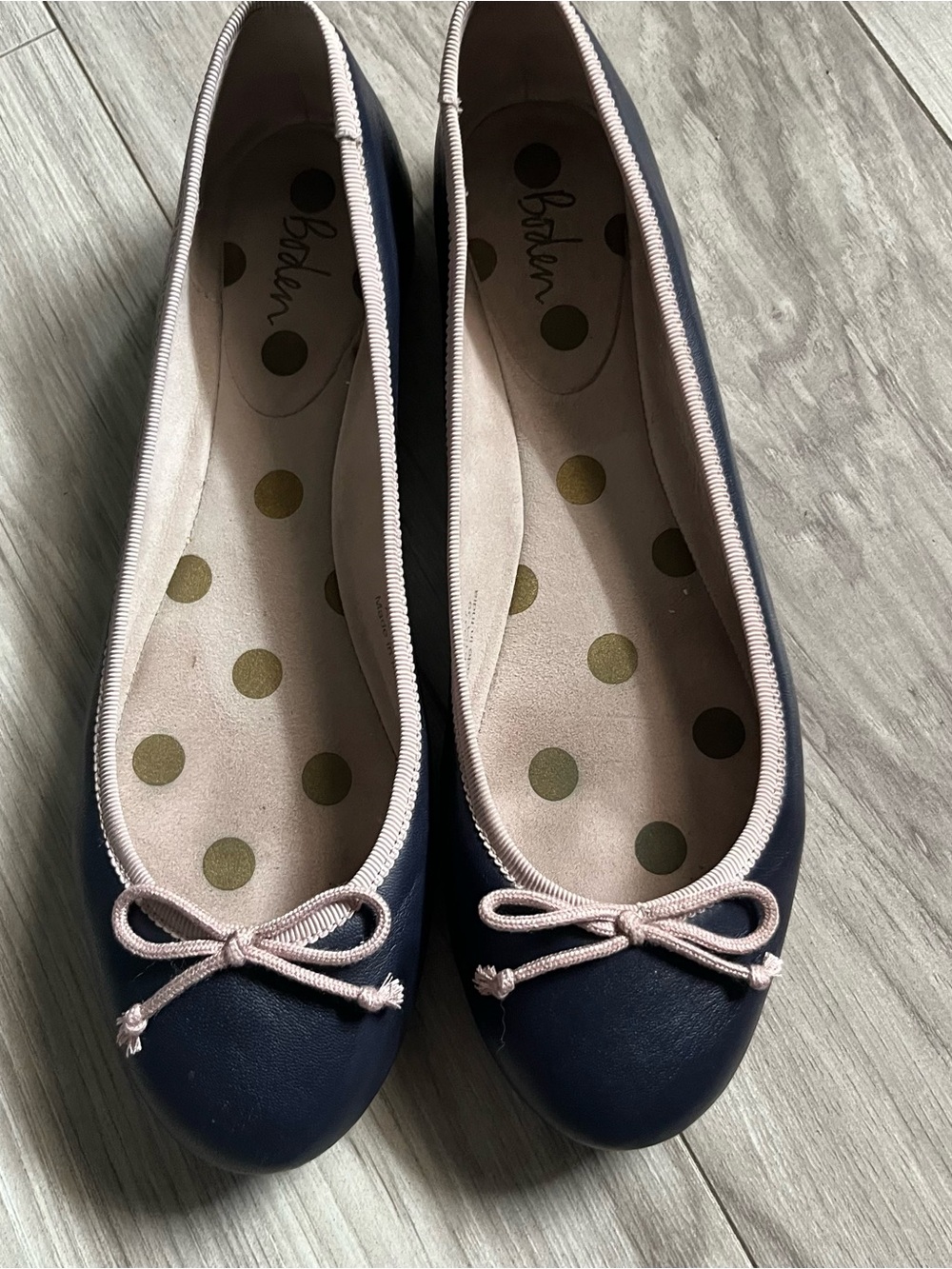 Boden Navy Flats with Blush Trim - Picture 3 of 10